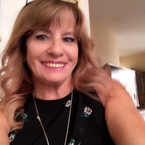 Meet your Posher, Evee